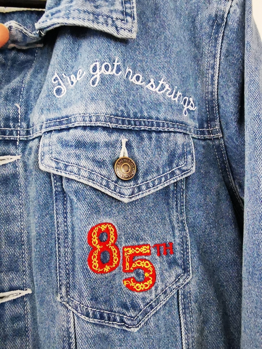 Disney x Cakeworthy Pinocchio 85th Anniversary Denim Jacket size M - Picture 7 of 10